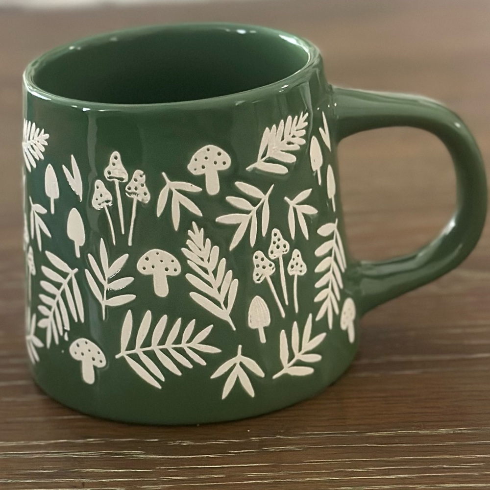 HOLIDAY HOME mug